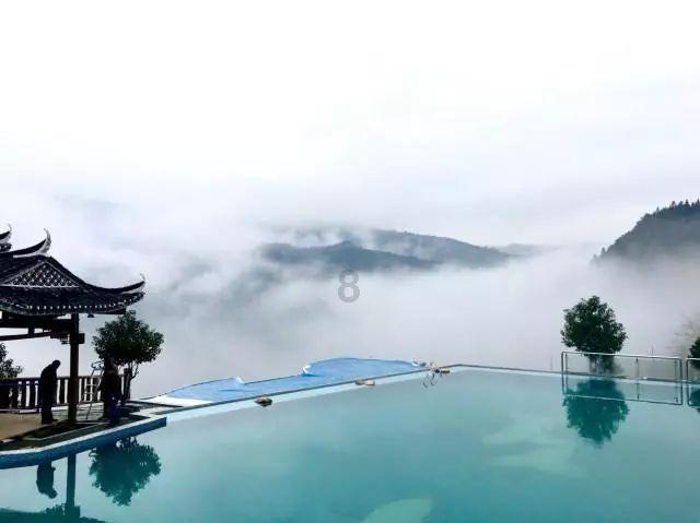救援困倦的男孩